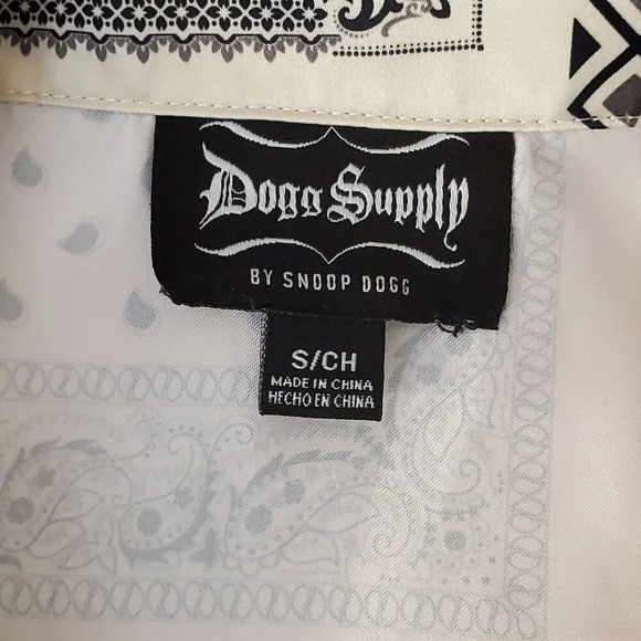 DOGG SUPPLY by SNOOP DOGG, Poly Satin Men's Pajama Lounge Shirt.  Size Small - Picture 3 of 8